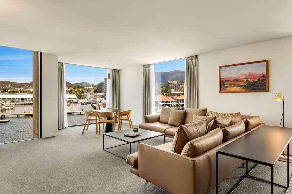 MACq 01 Hotel Hobart Kamer foto A staged living room