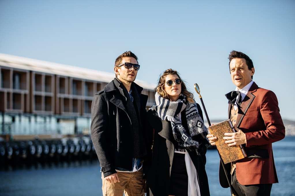 MACq 01 Hotel Hobart Voorzieningen foto The cast of The Catch
