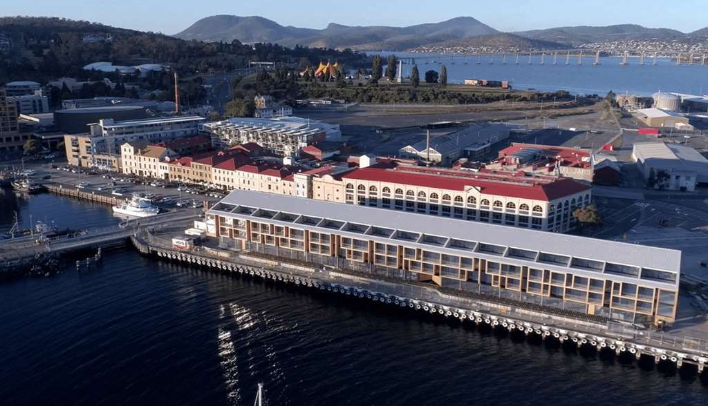 MACq 01 Hotel Hobart Buitenkant foto Aerial view of the hotel