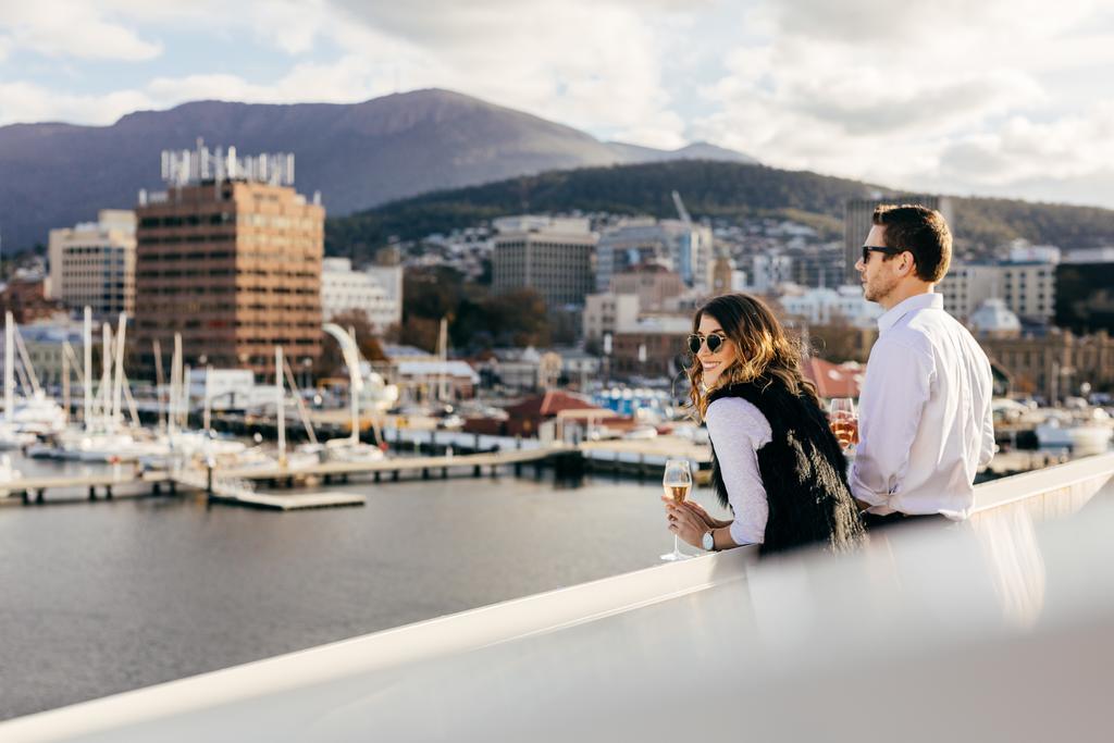 MACq 01 Hotel Hobart Buitenkant foto View from the rooftop bar