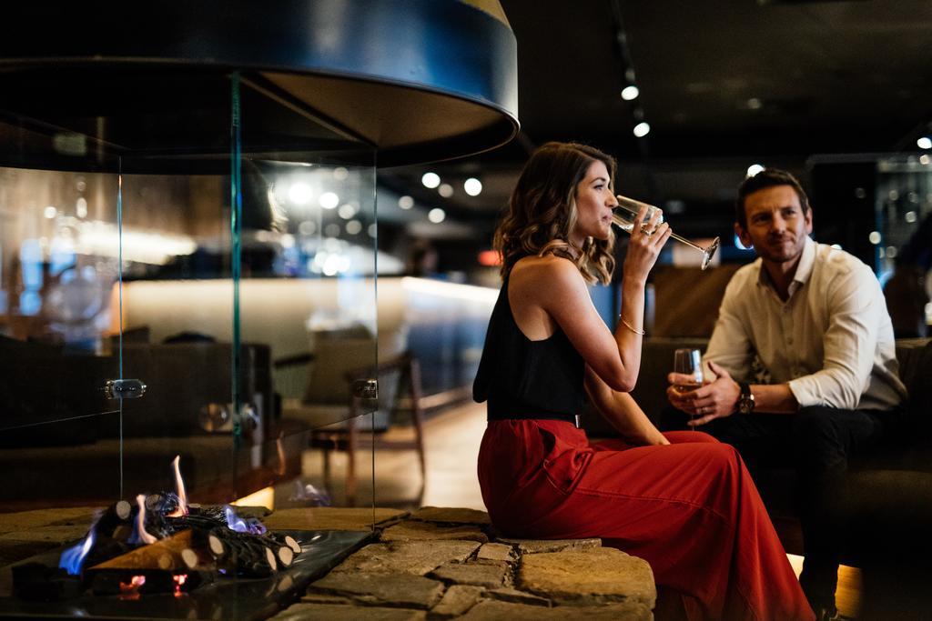 MACq 01 Hotel Hobart Buitenkant foto The Lounge at the Ritz-Carlton, Melbourne
