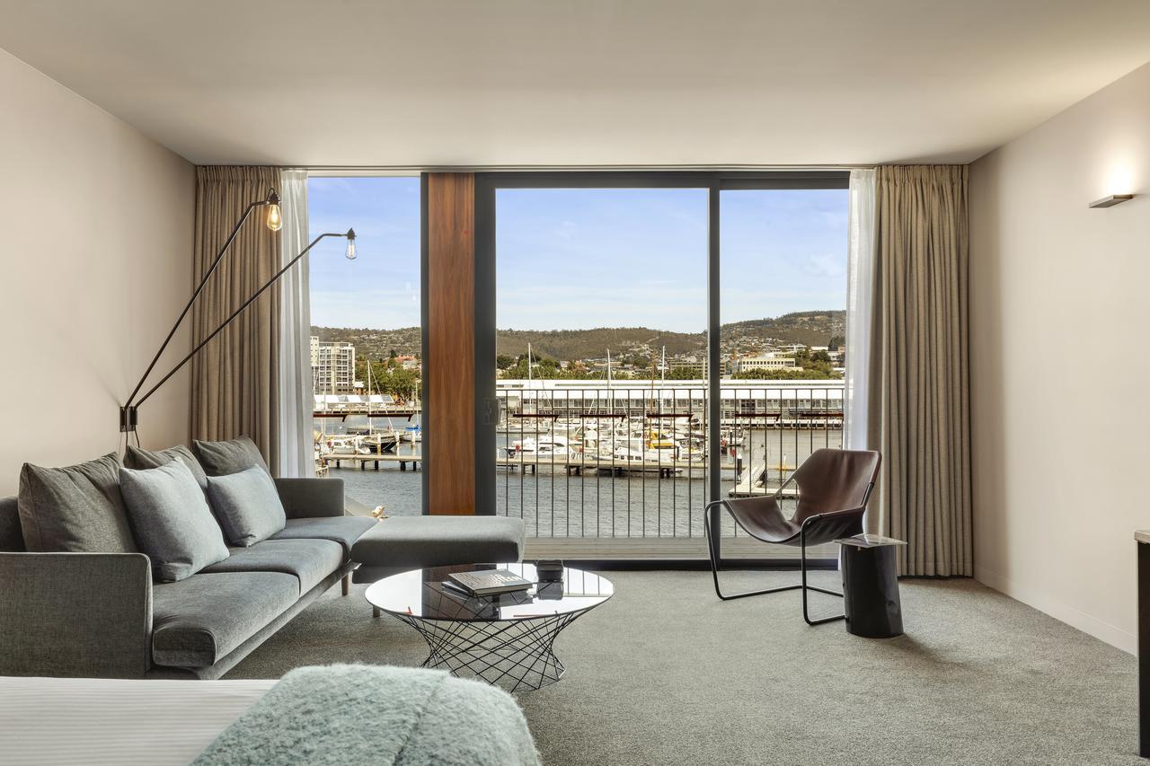 MACq 01 Hotel Hobart Buitenkant foto The interior of a typical apartment at The Standard
