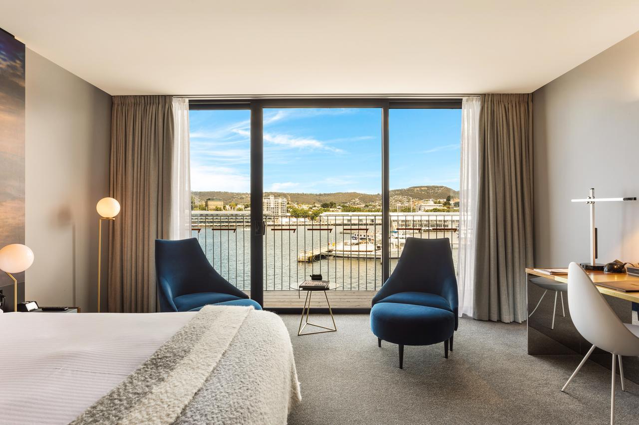 MACq 01 Hotel Hobart Buitenkant foto A guest room at the Hotel